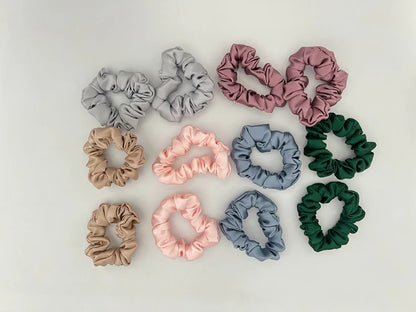 Hugrestsleep  Silk Scrunchy